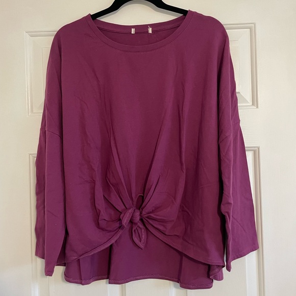 Cotton On long sleeve twist knot top - Picture 2 of 3